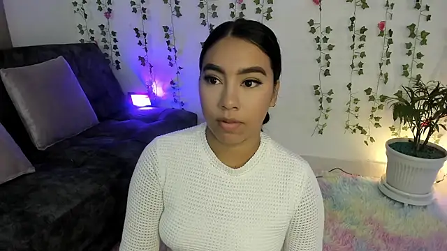 Snapshot of Sofi_booty chatting on March 10, 2025, 11:12 am Sofi booty online show from March 10, 2025, 11:12 am