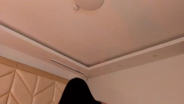 LunaWarner online show from April 13, 2026, 10:14 pm