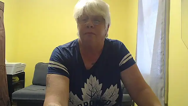 canadiancougar1965 online show from November 30, 2025, 3:46 pm