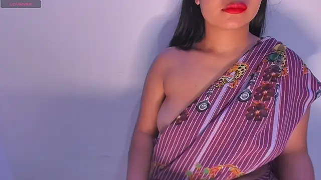 Snapshot of shara_queen1 chatting on March 18, 2025, 3:23 am shara queen1 online show from March 18, 2025, 3:23 am