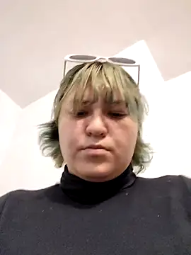 Snapshot of iDogrose21 chatting on November 27, 2025, 11:27 pm iDogrose21 online show from November 27, 2025, 11:27 pm