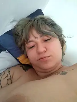 Snapshot of iDogrose21 chatting on November 26, 2025, 5:02 pm iDogrose21 online show from November 26, 2025, 5:02 pm