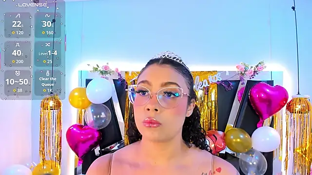 Snapshot of antonelllepiercee chatting on February 12, 2026, 11:32 am antonelllepiercee online show from February 12, 2026, 11:32 am