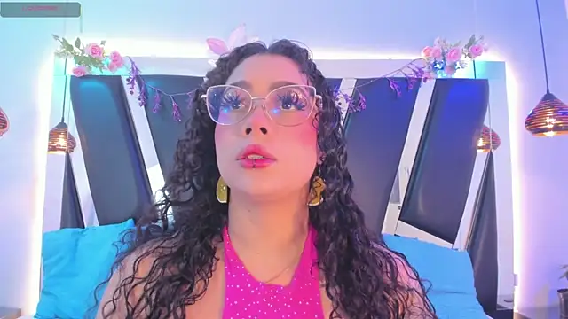 Snapshot of antonelllepiercee chatting on June 26, 2026, 11:27 am antonelllepiercee online show from June 26, 2026, 11:27 am