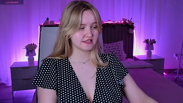 Snapshot of KellyPoter chatting on June 4, 2026, 7:24 am KellyPoter online show from June 4, 2026, 7:24 am