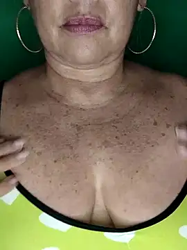 Kasandra Ho online show from November 11, 2025, 7:08 pm