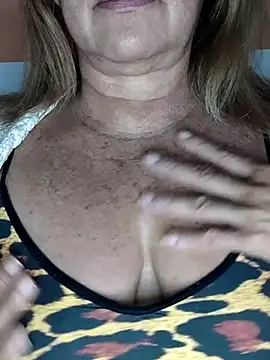 Kasandra Ho online show from September 12, 2025, 6:46 am