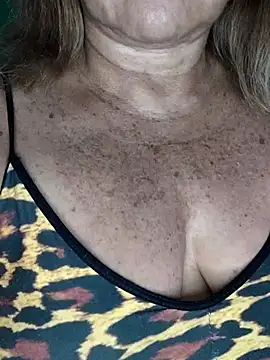 Kasandra Ho online show from October 12, 2025, 1:07 am