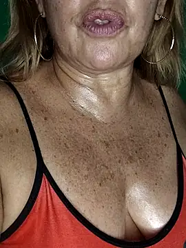 Kasandra Ho online show from November 17, 2025, 6:45 pm