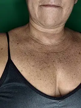 Kasandra Ho online show from October 17, 2025, 1:42 am