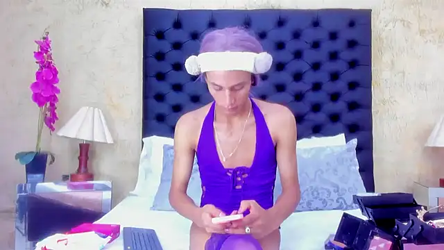 NahomiWhitel online show from January 13, 2026, 7:18 pm