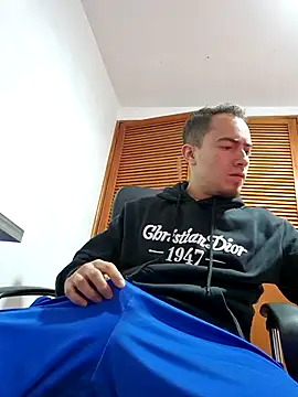 dragon1006 online show from February 7, 2026, 4:31 am