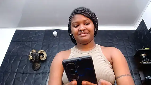 Snapshot of Hanna_Fox_69 chatting on October 23, 2025, 12:04 pm Hanna Fox 69 online show from October 23, 2025, 12:04 pm