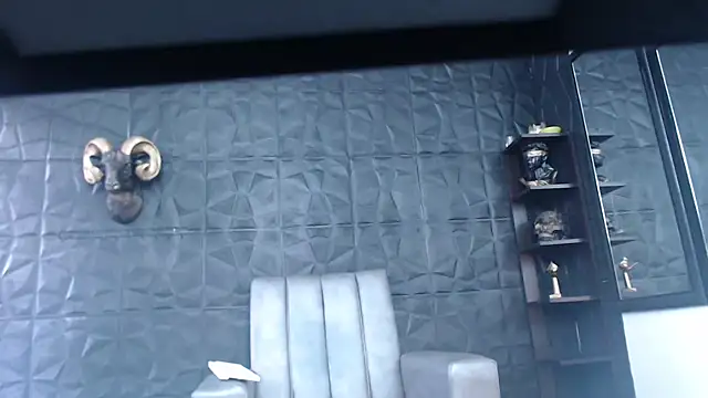 Snapshot of Hanna_Fox_69 chatting on March 20, 2025, 12:00 pm Hanna Fox 69 online show from March 20, 2025, 12:00 pm