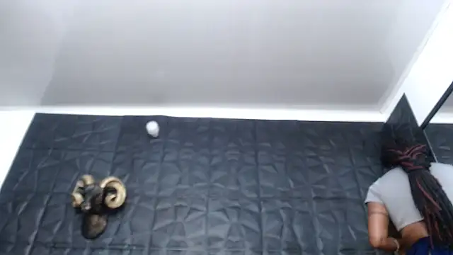 Snapshot of Hanna_Fox_69 chatting on December 15, 2025, 7:58 am Hanna Fox 69 online show from December 15, 2025, 7:58 am