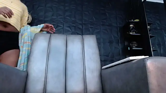 Snapshot of Hanna_Fox_69 chatting on October 3, 2025, 11:12 am Hanna Fox 69 online show from October 3, 2025, 11:12 am