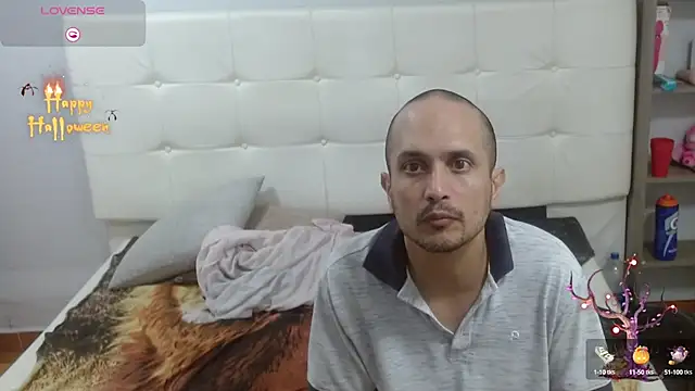 Candy and Jh0n online show from October 11, 2025, 4:46 am