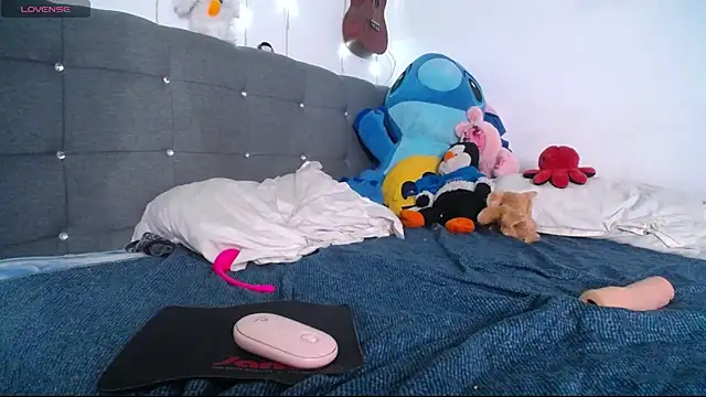 Caitlynwheler online show from March 17, 2025, 1:29 pm