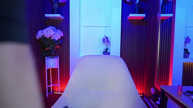 CattleyaScaly online show from October 18, 2025, 7:16 pm