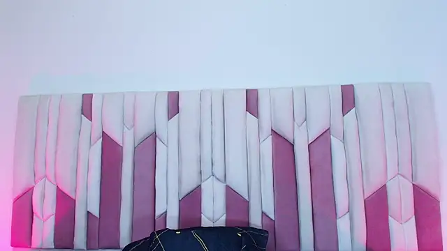 mia stanfort online show from October 12, 2025, 7:15 pm