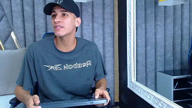 Snapshot of JakeMoxley chatting on March 14, 2025, 1:02 pm JakeMoxley online show from March 14, 2025, 1:02 pm