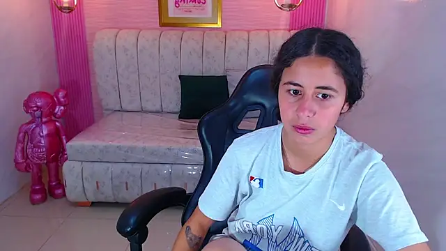 paris sub1  online show from September 10, 2025, 12:59 pm