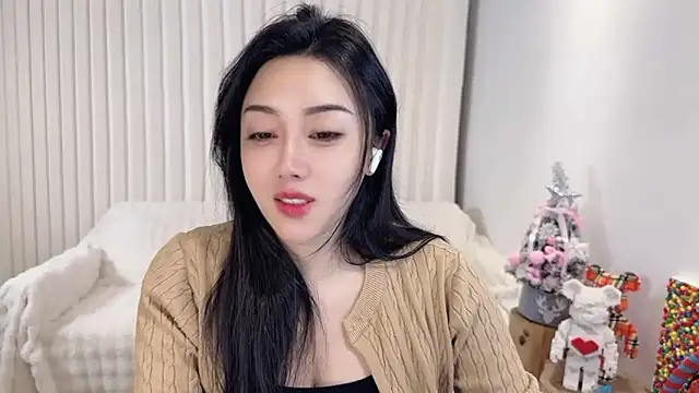 K-moumou online show from February 13, 2025, 5:01 pm