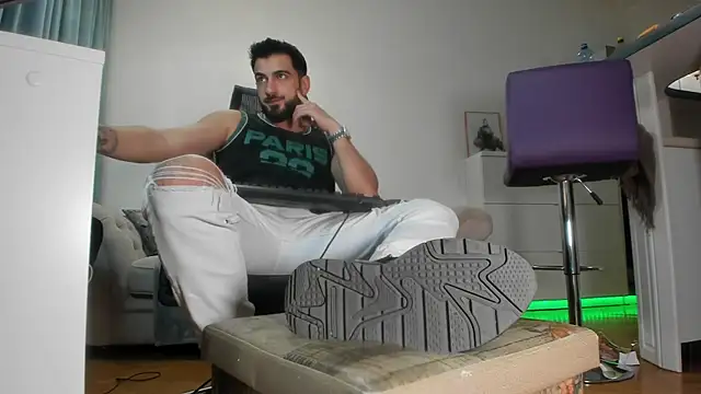 welcometo hell online show from September 26, 2025, 5:20 pm