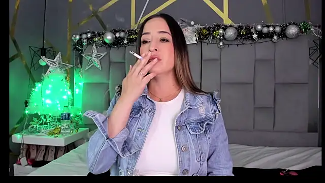 Snapshot of AliceSteel12 chatting on December 20, 2025, 11:07 pm AliceSteel12 online show from December 20, 2025, 11:07 pm