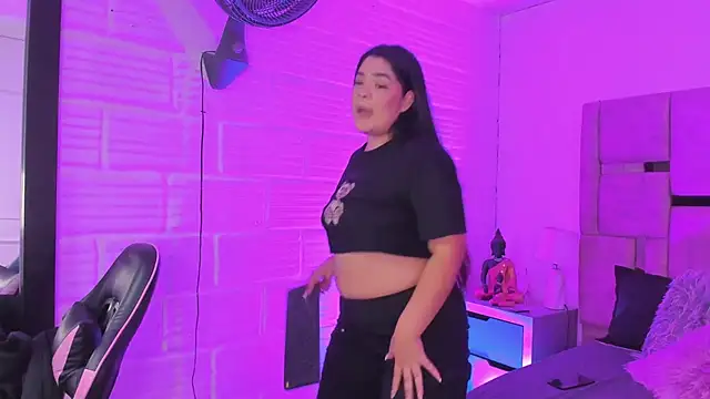 Snapshot of EmmaBecket2 chatting on January 9, 2026, 4:41 am EmmaBecket2 online show from January 9, 2026, 4:41 am