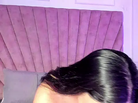 Snapshot of EmmaBecket2 chatting on February 15, 2026, 8:08 pm EmmaBecket2 online show from February 15, 2026, 8:08 pm