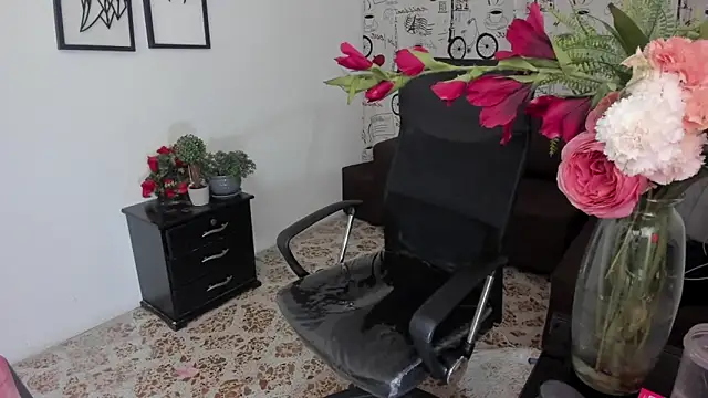 Danielacossio online show from September 24, 2025, 4:08 am