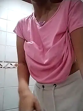 Lucianaferro  online show from April 26, 2026, 3:42 pm