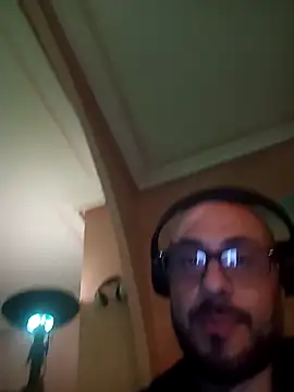 Snapshot of AlohaXx00 chatting on December 22, 2025, 2:01 am AlohaXx00 online show from December 22, 2025, 2:01 am