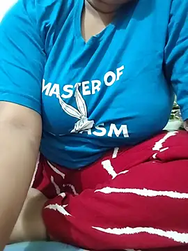 Hottyalia online show from April 23, 2026, 5:58 pm