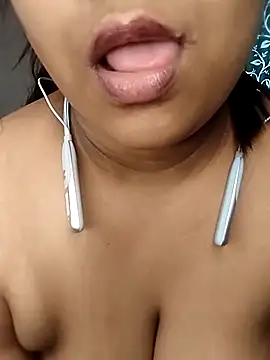 Snapshot of Hottyalia chatting on March 4, 2025, 4:49 am Hottyalia online show from March 4, 2025, 4:49 am