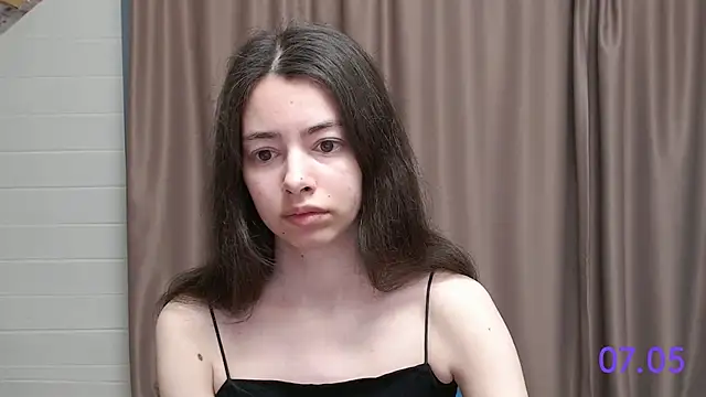 Snapshot of sweet_sweet_angel chatting on May 7, 2026, 9:23 am sweet sweet angel online show from May 7, 2026, 9:23 am