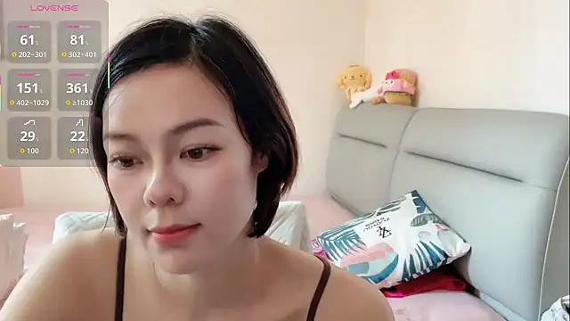 Linda-LL online show from May 14, 2026, 3:58 am