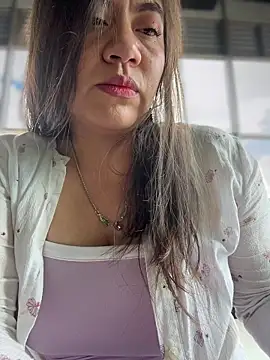 Snapshot of Iam__Cristal chatting on November 2, 2025, 7:41 pm Iam Cristal online show from November 2, 2025, 7:41 pm