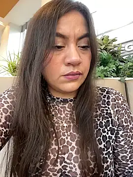 Iam  Cristal online show from February 5, 2026, 9:54 pm