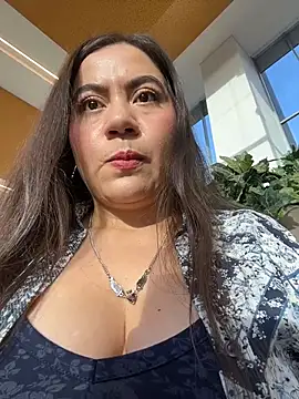 Snapshot of Iam__Cristal chatting on June 25, 2026, 10:26 pm Iam Cristal online show from June 25, 2026, 10:26 pm