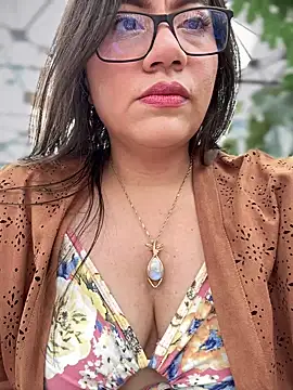Snapshot of Iam__Cristal chatting on March 13, 2025, 8:54 pm Iam Cristal online show from March 13, 2025, 8:54 pm
