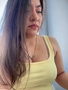 Snapshot of Iam__Cristal chatting on November 10, 2025, 9:20 pm Iam Cristal online show from November 10, 2025, 9:20 pm