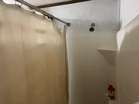 Snapshot of IvanaPlenty chatting on March 15, 2025, 10:35 am IvanaPlenty online show from March 15, 2025, 10:35 am