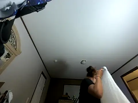 Snapshot of IvanaPlenty chatting on October 17, 2025, 3:54 am IvanaPlenty online show from October 17, 2025, 3:54 am