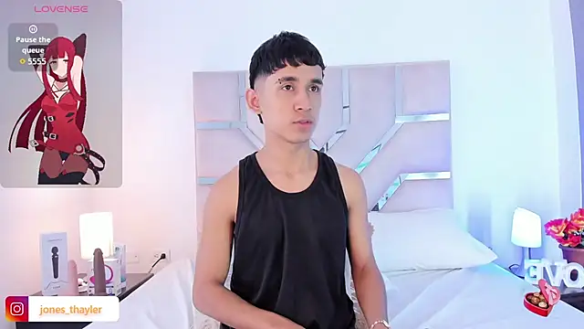 Thayler jones online show from December 1, 2025, 12:06 pm