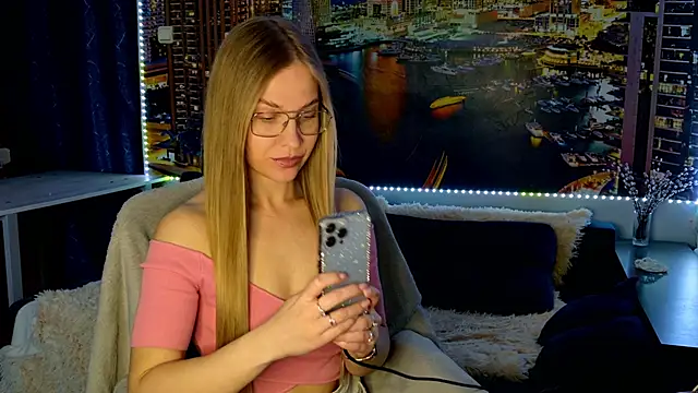 Snapshot of pusyavykusya chatting on May 12, 2026, 10:21 am pusyavykusya online show from May 12, 2026, 10:21 am