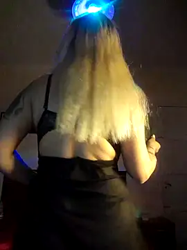 DesireSatler online show from November 9, 2025, 4:16 am