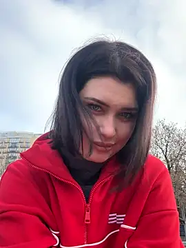 KikiWatson online show from December 5, 2025, 7:07 am