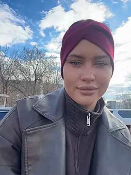 KikiWatson online show from February 7, 2026, 7:49 am